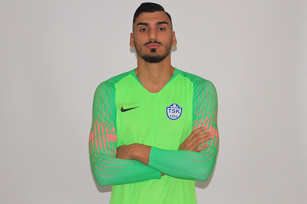 英超争冠组赛程看点｜阿森纳 / 利物浦 / 阿斯顿维拉 对阵与晋级形势解析 - 乐鱼官方网站 资讯